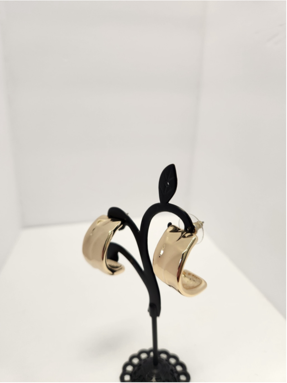 ON·34TH Gold Hoop Earrings - Picture 3 of 9